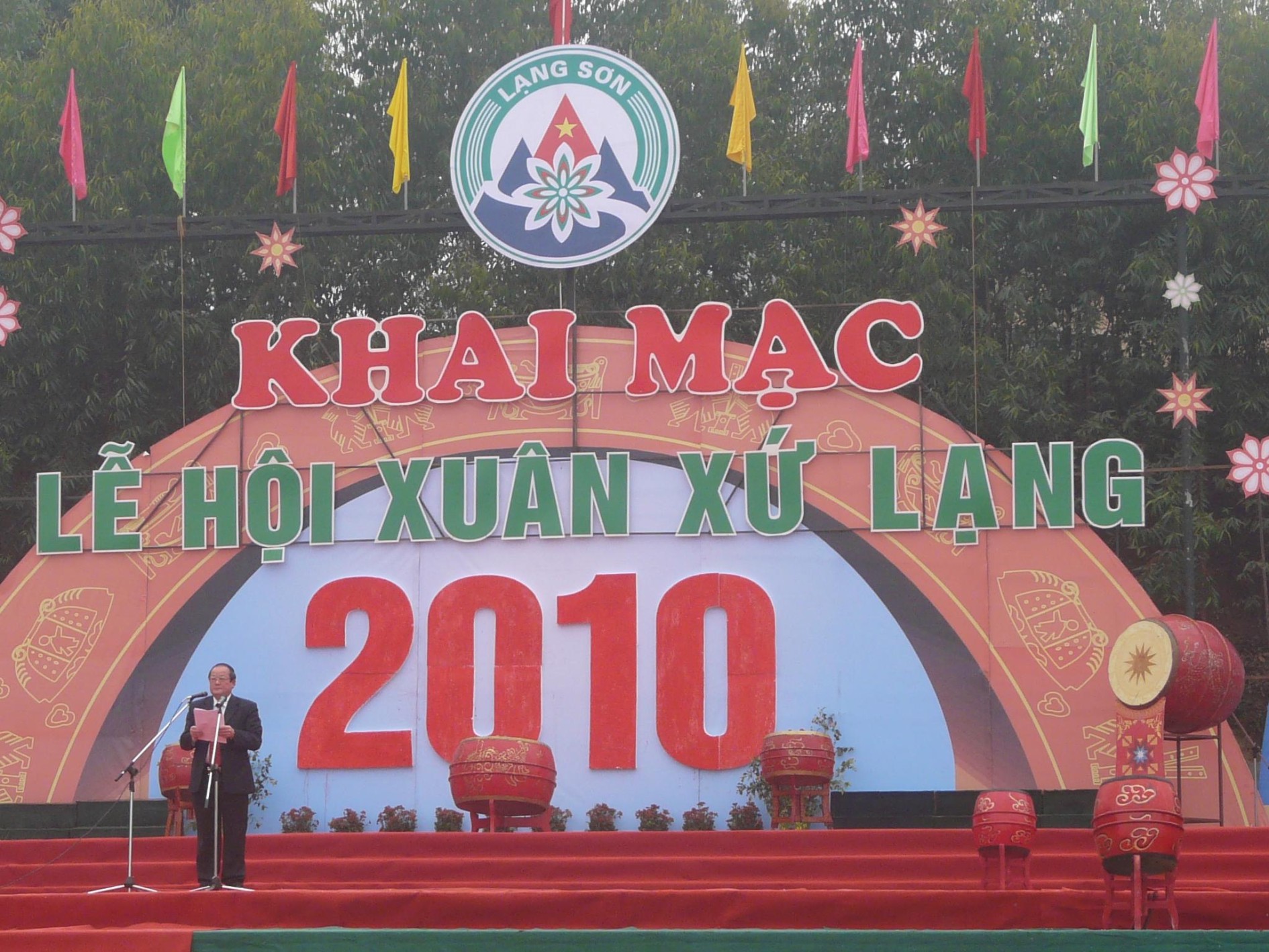 Lễ hội Xuân 2010 với logo Lạng Sơn